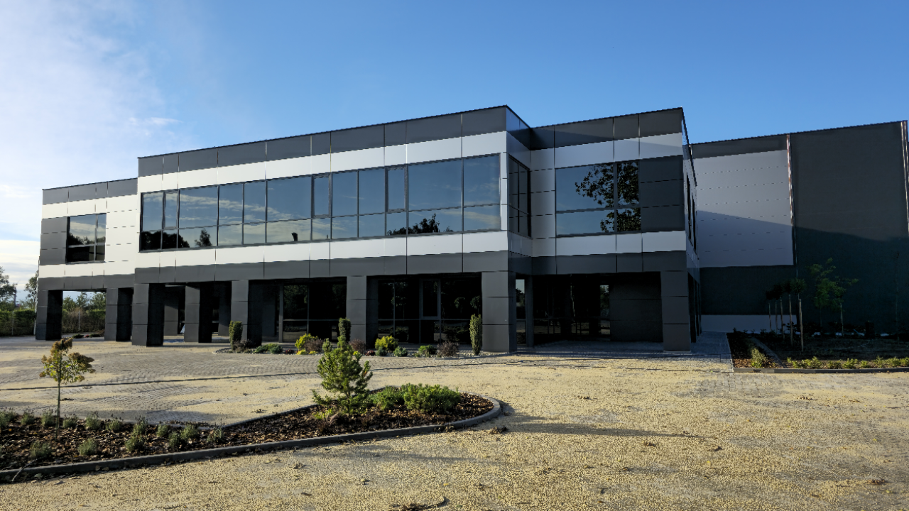 Hala produkcyjna – fasada, widok 1